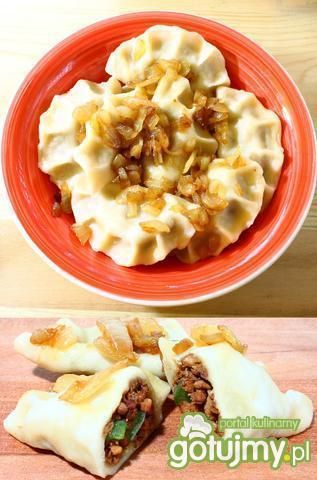Pierogi z mięsem i sosem sojowym Pierogi z mięsem i sosem sojowym