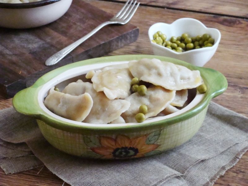 Pierogi z mięsem i warzywami