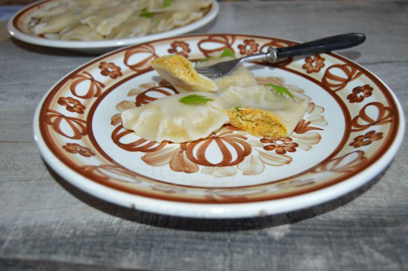Pierogi z mięsem i warzywami