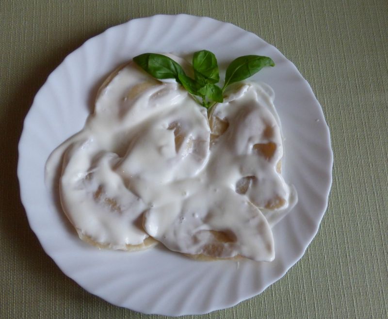 Pierogi z nadizeniem z sera na słodko