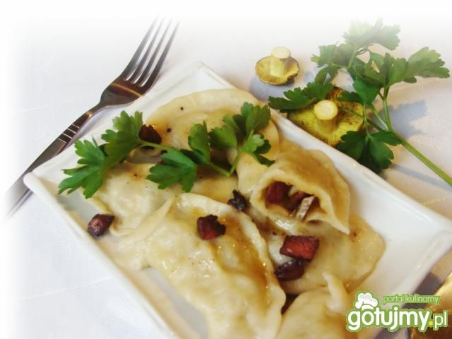 Pierogi z nadzieniem grzybowym