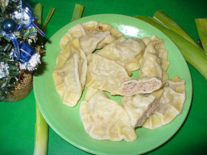 Pierogi z nadzieniem mięsnym Pierogi z nadzieniem mięsnym