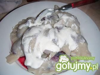 Pierogi z owocami leśnymi Pierogi z owocami leśnymi