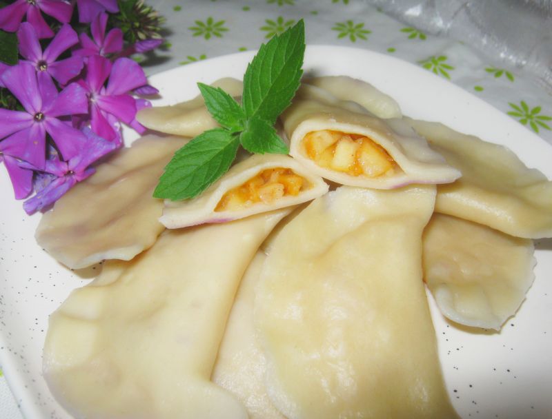 Pierogi z papierówką