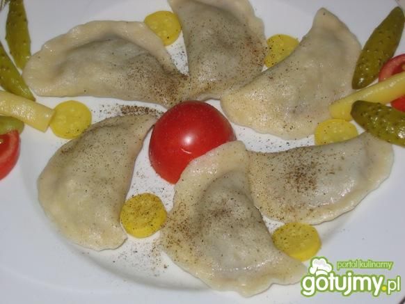 Pierogi z pasztetówką i grzybami Pierogi z pasztetówką i grzybami