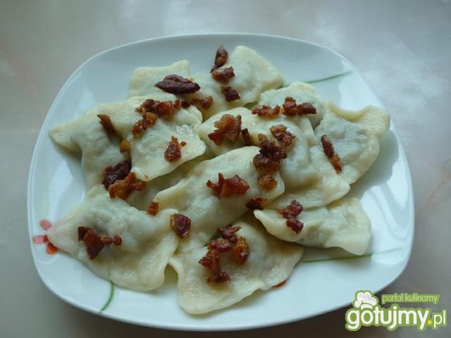 Pierogi z pieczarkami i jajkiem Pierogi z pieczarkami i jajkiem