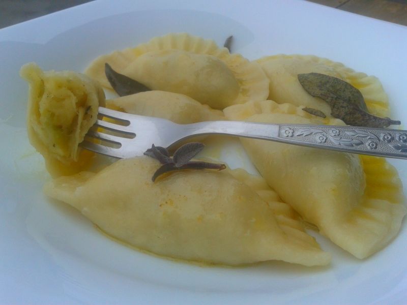 Pierogi  z porem, serem i miodem 