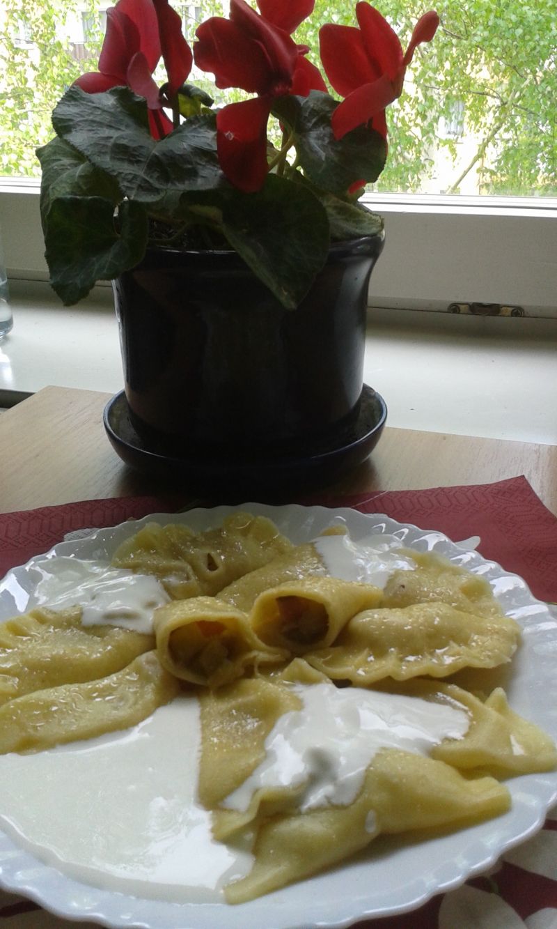 Pierogi z rabarbarem 