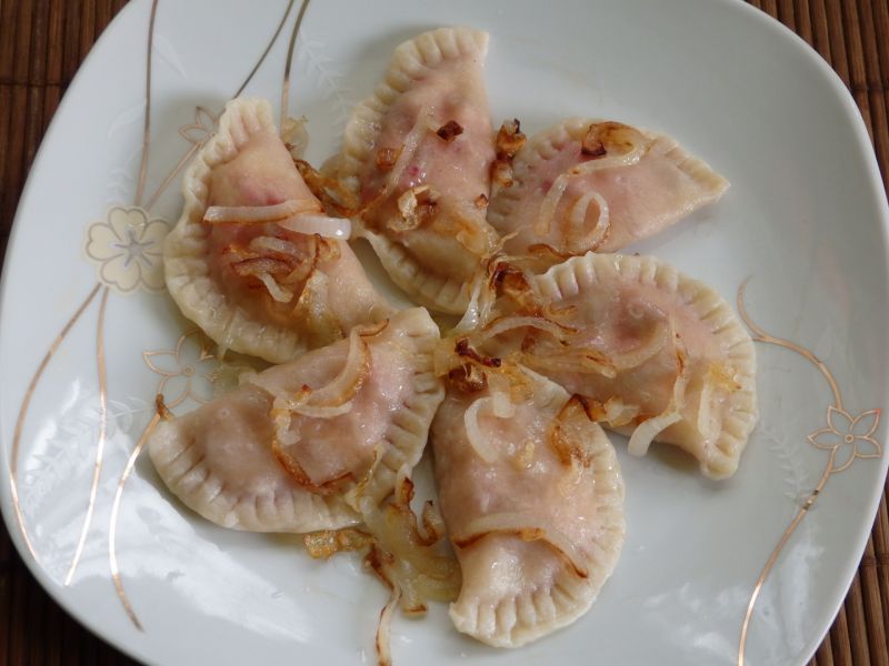 Pierogi z serem i botwiną Pierogi z serem i botwiną