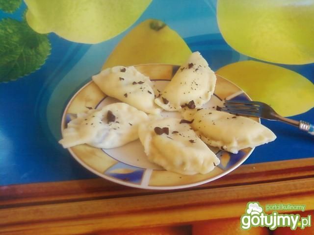 Pierogi z serem i czekoladą. Pierogi z serem i czekoladą.