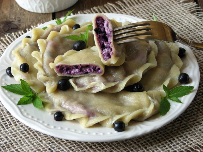 Pierogi z serem i jagodami