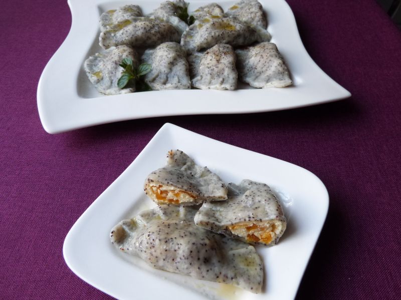 Pierogi z serem i morelami