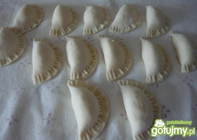 Pierogi z serem i śmietanką  Pierogi z serem i śmietanką