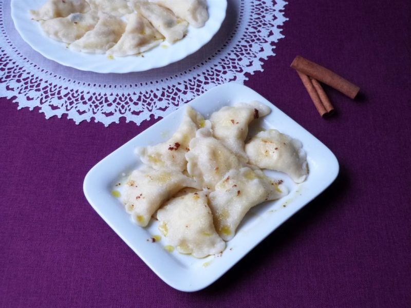 Pierogi z serem i suszonymi owocami