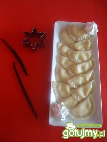 Pierogi z serem i wanilią Pierogi z serem i wanilią