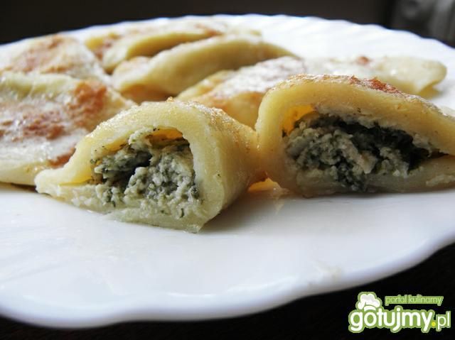 Pierogi z serem,mięsem i szpinakiem. Pierogi z serem,mięsem i szpinakiem.