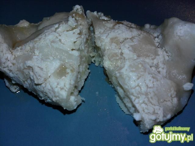 Pierogi z serem w śmietanie Pierogi z serem w śmietanie