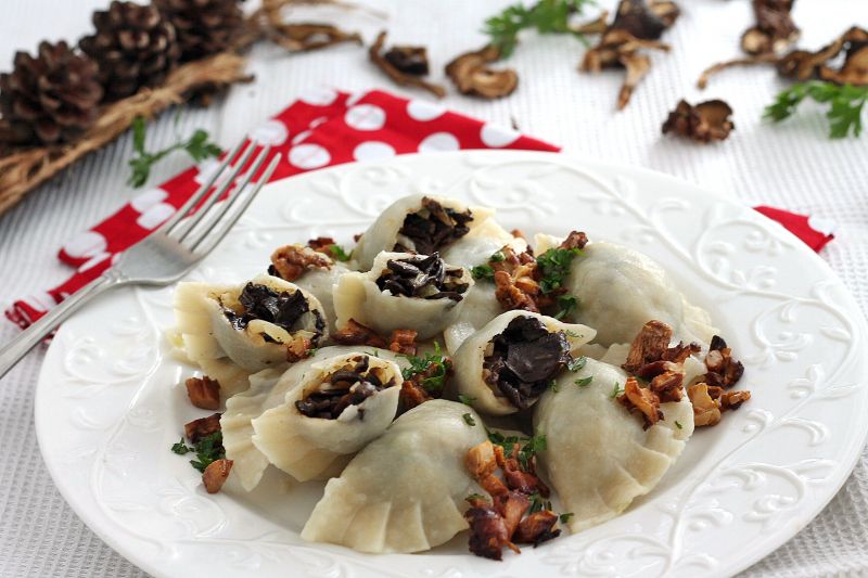 Pierogi z suszonymi grzybami