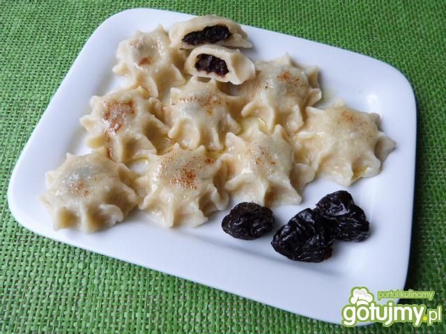 Pierogi z suszonymi śliwkami 2 Pierogi z suszonymi śliwkami 2