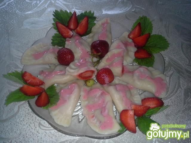 Pierogi z truskawkami Pierogi z truskawkami
