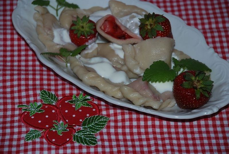 Pierogi z truskawkami