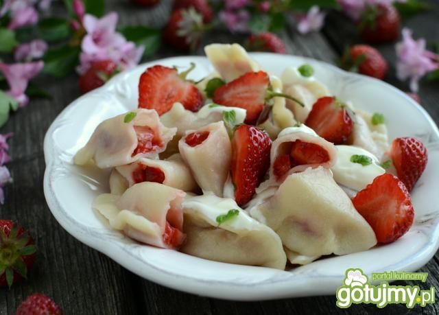 Pierogi z truskawkami 3 Pierogi z truskawkami 3