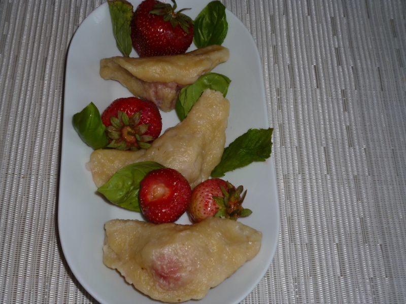 Pierogi z truskawkami Pierogi z truskawkami