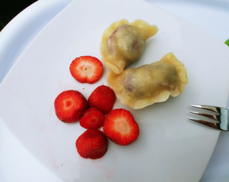 Pierogi z truskawkami i wiśniami