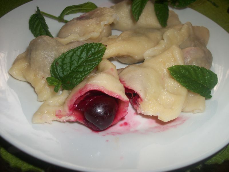 Pierogi z wiśniami