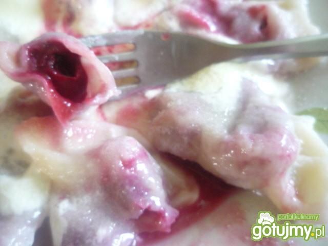 Pierogi z wiśniami 4 Pierogi z wiśniami 4