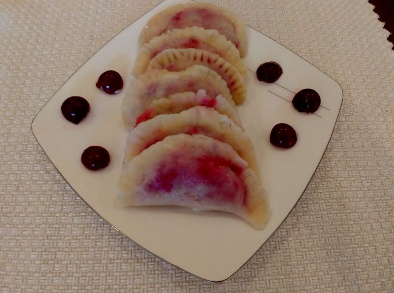 Pierogi z wiśniami Pierogi z wiśniami