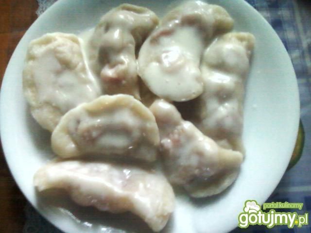 Pierogi z wiśniami Pierogi z wiśniami
