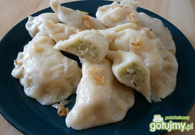 Pierogi z ziemniakami, serem i koperkiem