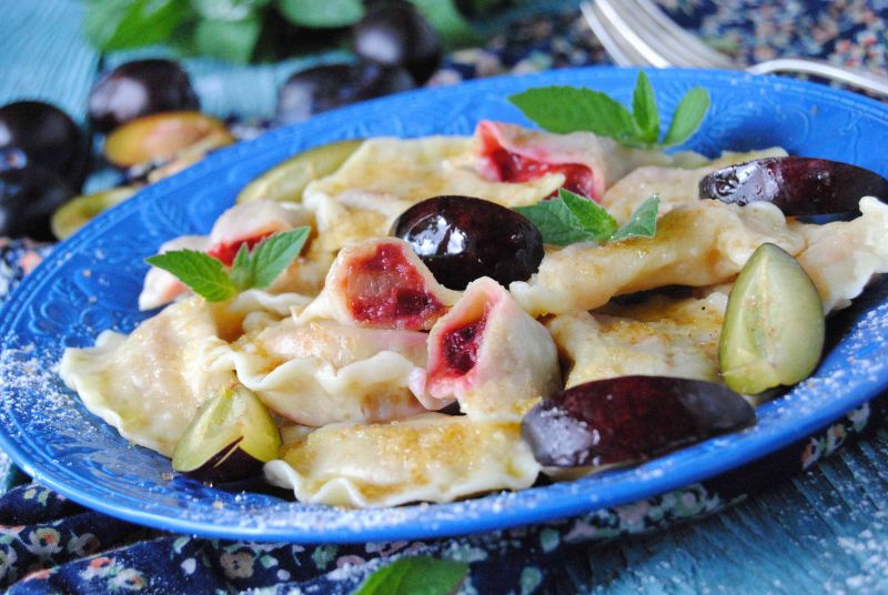 Pierogi ze śliwką