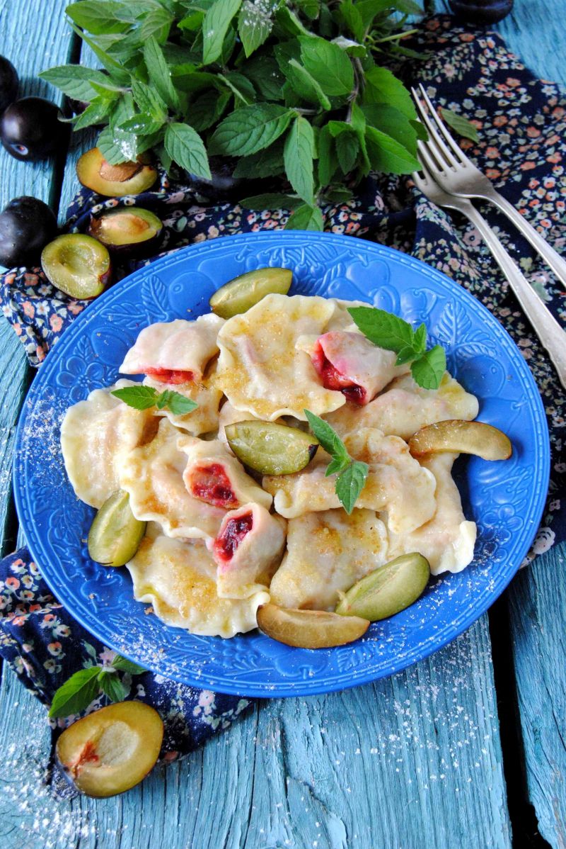 Pierogi ze śliwką