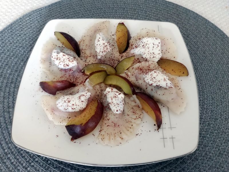 Pierogi ze śliwkami i czekoladą Pierogi ze śliwkami i czekoladą