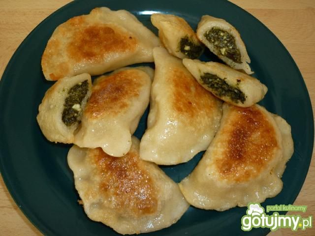 Pierogi ze szpinakiem i jajkiem  Pierogi ze szpinakiem i jajkiem