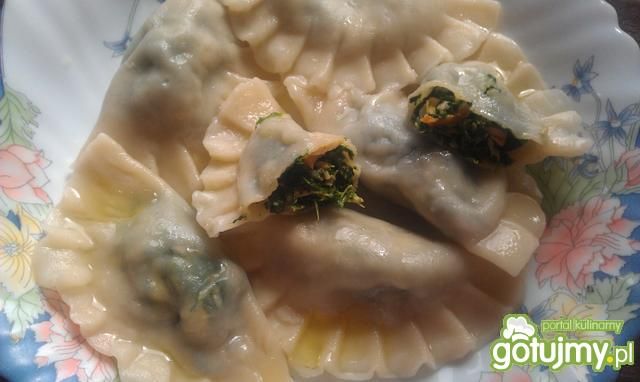 Pierogi ze szpinakiem i łososiem