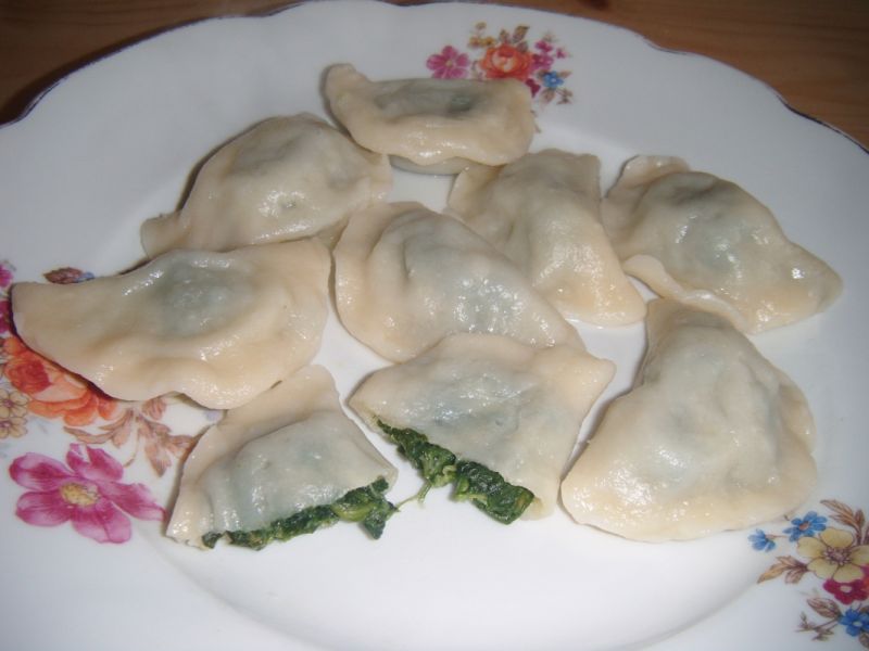 Pierogi ze szpinakiem i serkiem fetą
