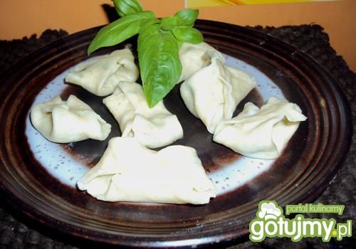 Pierogowe koperty ze szpinakiem i serem Pierogowe koperty ze szpinakiem i serem