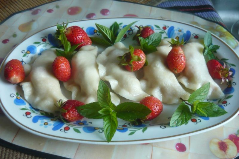 Pierożki jagodowo- truskawkowe Pierożki jagodowo- truskawkowe