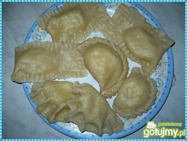 Pierożki różnokształtne z jabłkami