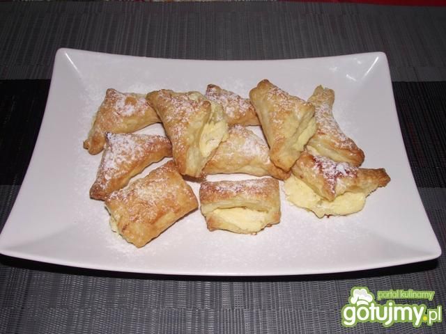 Pierożki serowe z francuskiego  Pierożki serowe z francuskiego