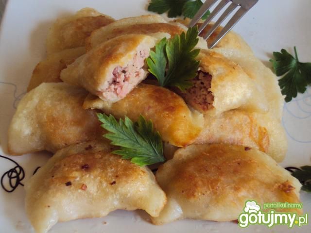 Pierożki z biała kiełbasą po mazursku