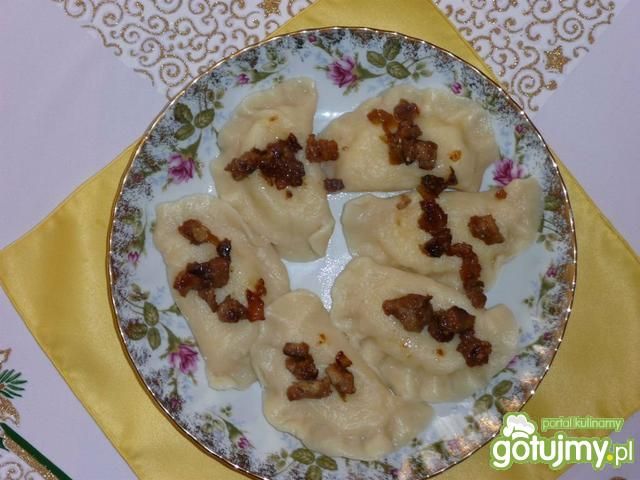 Pierożki z farszem ziemniaczano serowym Pierożki z farszem ziemniaczano serowym