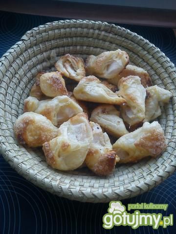 Pierożki z jabłkami Pierożki z jabłkami