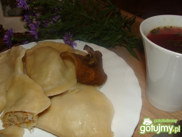 Pierożki z kapustą i  suszonymi grzybami