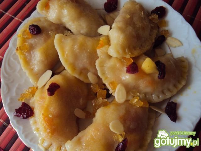 pierozki z marchewką i jabłkiem pierozki z marchewką i jabłkiem