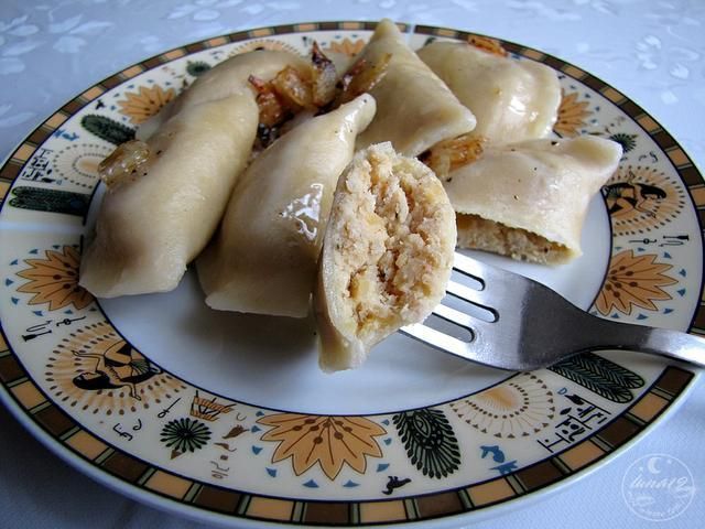 Pierożki z mięsem i czerwoną soczewicą Pierożki z mięsem i czerwoną soczewicą