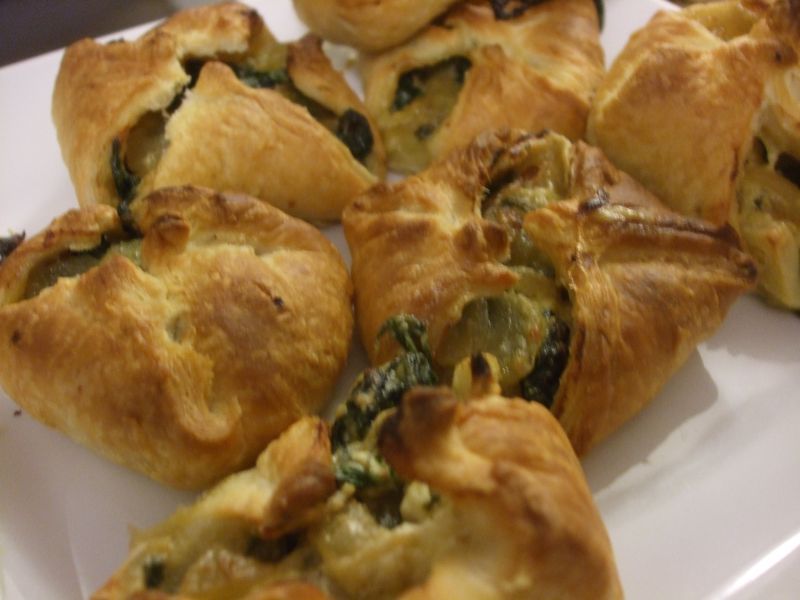 Pierożki z nadzieniem brokułowo- szpinakowym